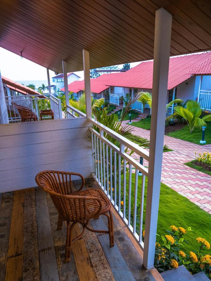 Maargit Beach Resort Мандрем Экстерьер фото