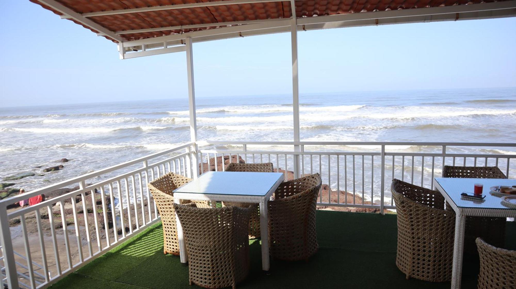Maargit Beach Resort Мандрем Экстерьер фото