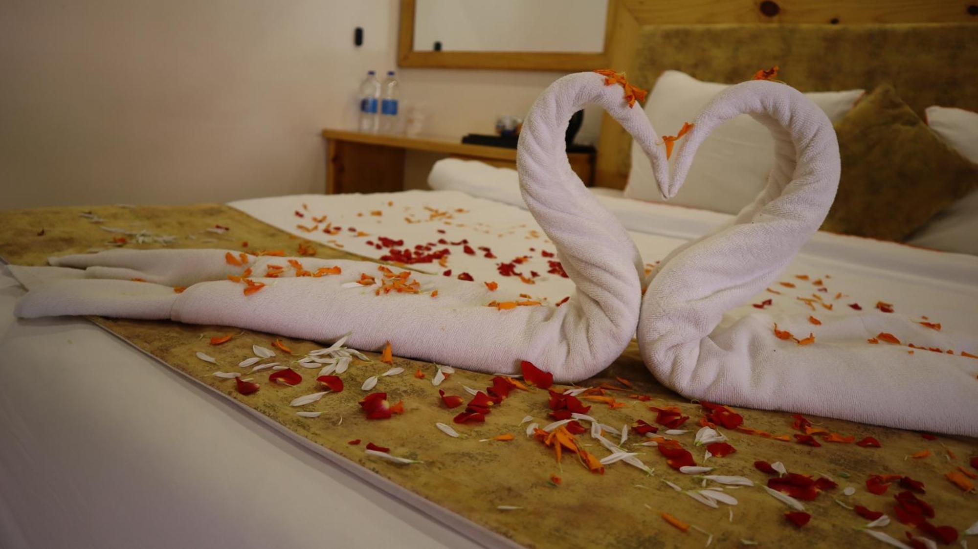 Maargit Beach Resort Мандрем Экстерьер фото