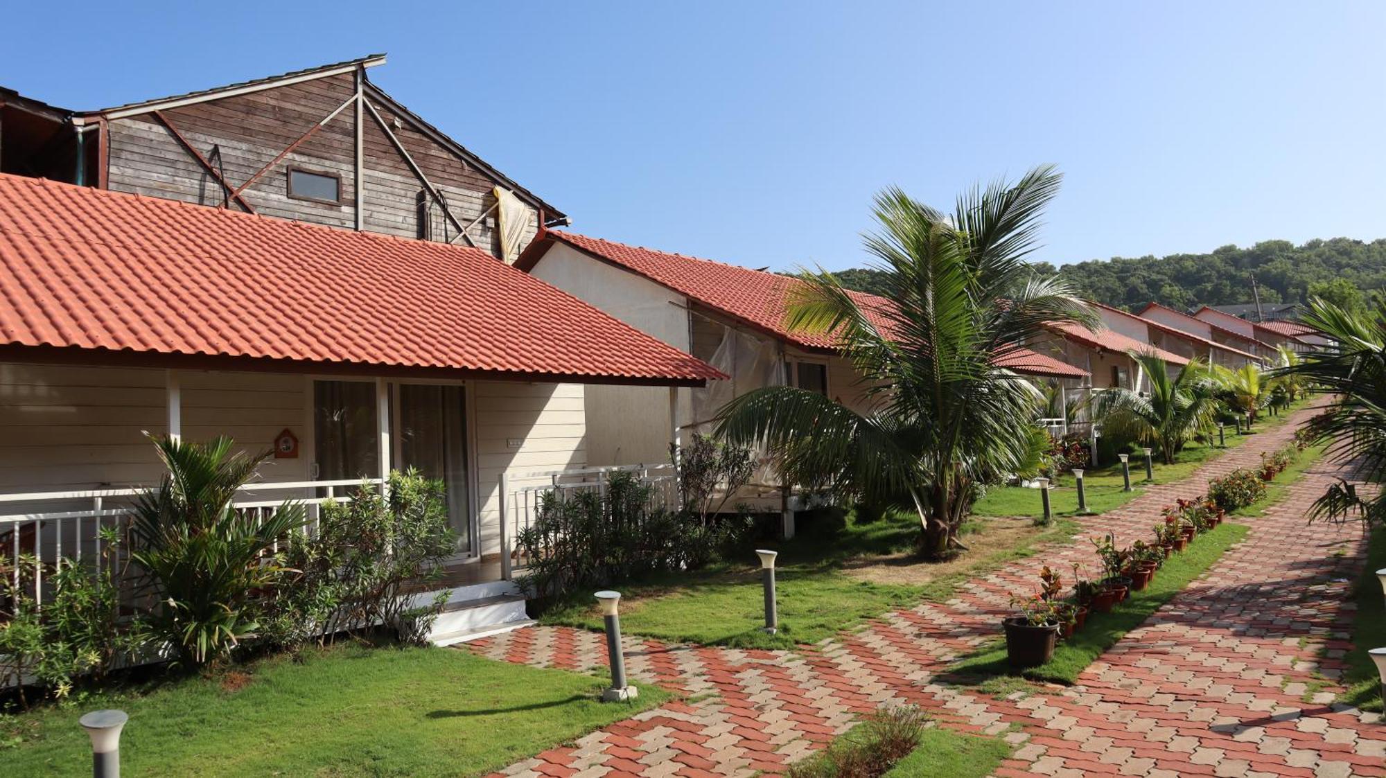 Maargit Beach Resort Мандрем Экстерьер фото